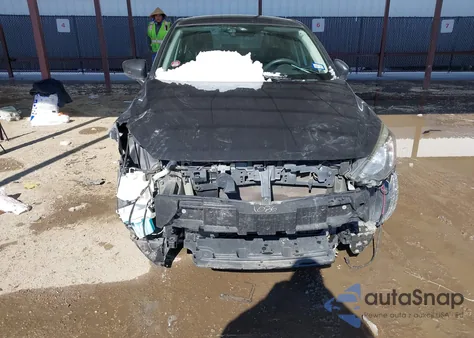 2019 Toyota Yaris Le из США, поврежденный, VIN 3MYDLBYV1KY523722